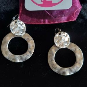 5/$25 NWT Nadine West hammered hoop earrings